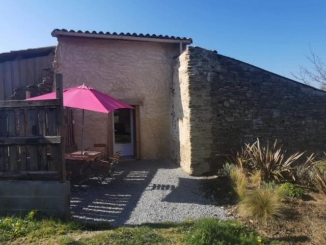 Gite Mimosa Saint-Florent-des-Bois エクステリア 写真