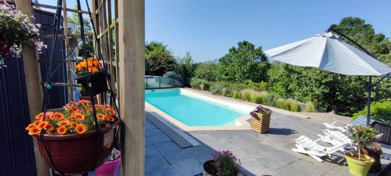 Gite Mimosa Saint-Florent-des-Bois エクステリア 写真